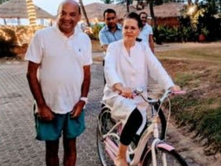 சோனியா காந்தி இப்போ எங்கே இருக்கிறார் தெரியுமா? வைரலான போட்டோ!