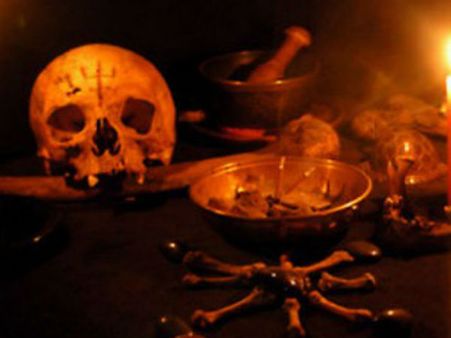 மந்திரவாதியின் பேச்சை கேட்டு இளம்பெண்ணை நரபலி கொடுக்க முயன்ற உறவினர் : ஒடிசாவில் பயங்கரம்