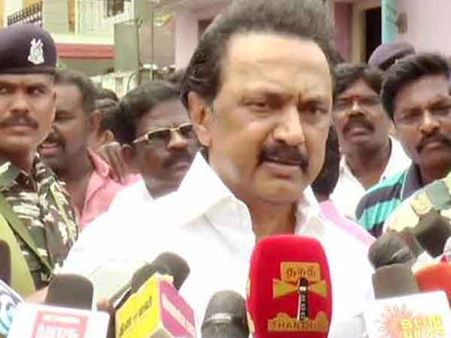 ஆர்.கே. நகரில் தேர்தல் அதிகாரியை மாற்றினால் மட்டும் போதாது... ஸ்டாலின்