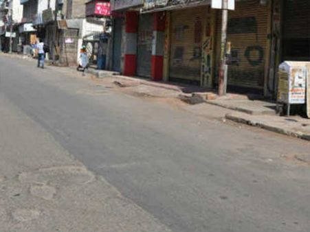 ஓகி புயல் பாதிப்பு.. நிவாரணம் கோரி கன்னியாகுமரியில் விவசாய சங்கங்கள் சார்பில் முழு அடைப்பு.. பதற்றம்