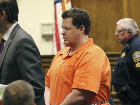 தவறுகளை ஒப்புக் கொண்டு நாளிதழில் விளம்பரம் கொடுத்த கொலையாளி.. 300 கொலைகள் பற்றி வாக்குமூலம்