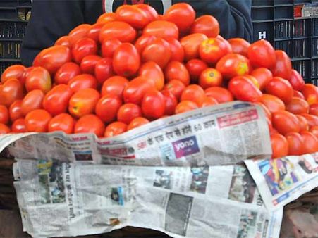 இனி வீட்ல எப்பவுமே தக்காளி சாதம், தக்காளி சட்னி தான்... விலை 10 நாளில் சர்ர்ர்...!