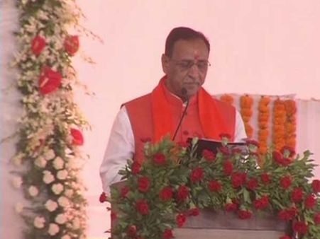 குஜராத் முதல்வராக விஜய் ரூபானி 2-வது முறையாக பதவி ஏற்றார்- மோடி, அமித்ஷா பங்கேற்பு!