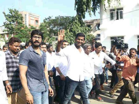 திடீர் தலைவர் விஷால்