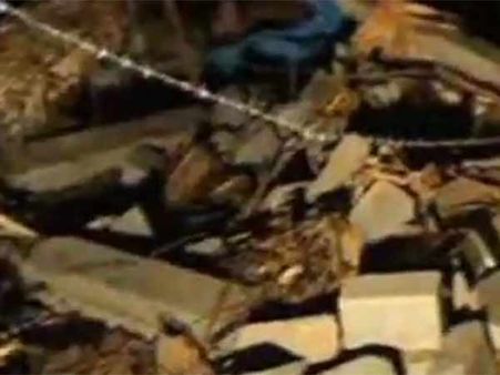 தொடரும் உயிரிழப்புகள்.. திருவண்ணாமலையில் ஆசிரமம் ஒன்றின் சுற்றுச்சுவர் இடிந்து இருவர் பலி!