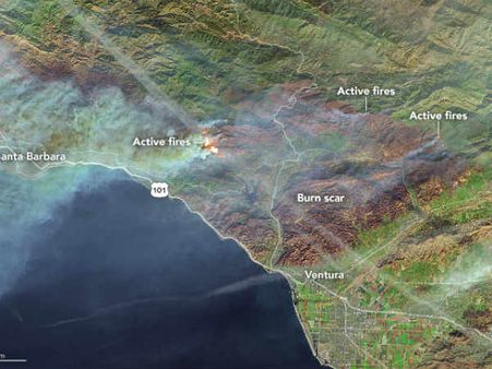 கலிபோர்னியாவை சுற்றி வளைத்த 6 காட்டுத் தீ.. நாசா வெளியிட்ட பகீர் புகைப்படம்