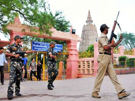 தலாய்லாமாவை கொல்ல சதித்திட்டம்? புத்தகயாவில் வெடிகுண்டுகள் கண்டெடுப்பு