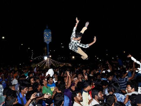 சோகத்தில் முடிந்த புத்தாண்டு கொண்டாட்டம்.. தமிழகம் முழுவதும் 13 பேர் பலி!