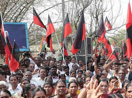 பஸ் கட்டண உயர்வை ரத்து செய்ய கோரி தமிழகம் முழுவதும் திமுக தலைமையில் அனைத்துக் கட்சியினர் சாலை மறியல்