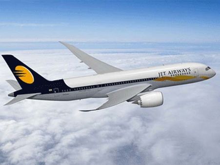 நடுவானில் அடித்துக்கொண்ட ஜெட் ஏர்வேஸ் பைலட்டுகள்.. லைசென்ஸ் ரத்து!