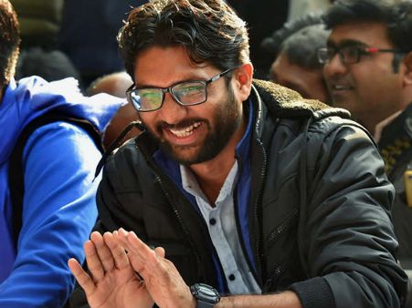 சென்னை பிரஸ்மீட்டில் அர்னாப் கோஸ்வாமியின் ரிபப்ளிக் டிவியிடம் பேச மறுத்த ஜிக்னேஷ் மேவானி