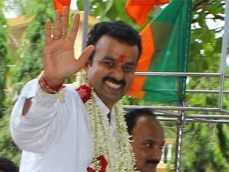 கர்நாடகாவில் நடைபெறப்போவது ராமர் vs அல்லா தேர்தலாம்.. பற்ற வைத்த பாஜக எம்எல்ஏ.. பாய்ந்தது வழக்கு