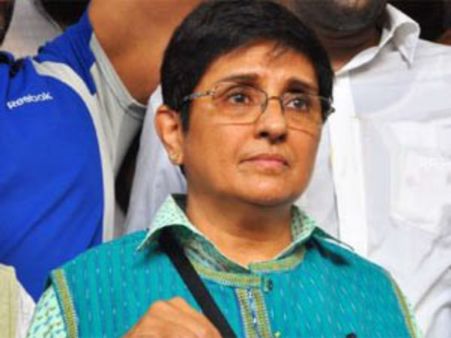 அதிமுக எம்எல்ஏ பாஸ்கர் மீது நடவடிக்கை... புதுச்சேரியில் கிரண்பேடி அதிரடி!