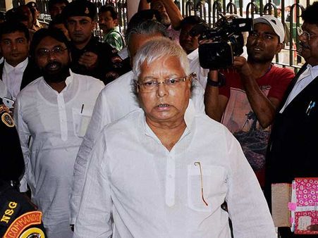 பாஜக விதியை பின்பற்றுவதை விட சமூகநீதிக்காக உயிரை விடுவேன்.. தண்டனைக்குப் பின் லாலு டிவிட்!