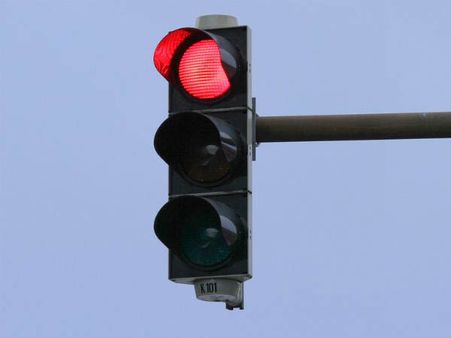 தியாகிகள் தினம்: சென்னையில் 2 நிமிடங்கள் நிறுத்தப்பட்ட போக்குவரத்து