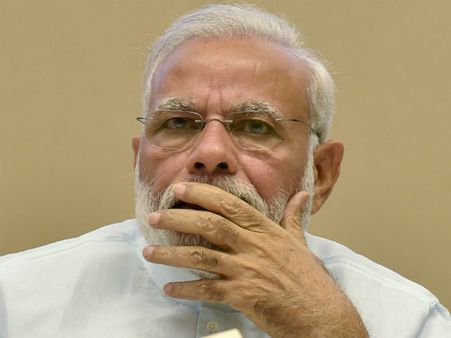 பலாத்காரம் செய்தவர்களுக்கு தண்டனை... நீதி கோரி பிரதமருக்கு ரத்தத்தில் கடிதம் எழுதிய உ.பி பெண்!