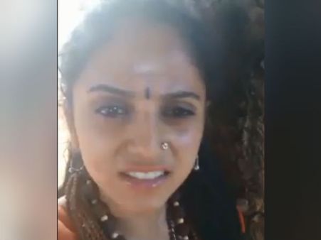 ஃபேஸ்புக்கில் ஆபாசமாக பேசும் நித்தியானந்தா சிஷ்யைகள்.. கர்நாடக போலீஸுக்கு கடிதம்!