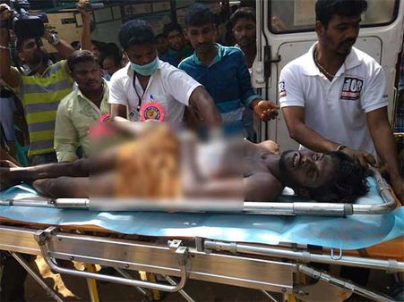 பாலமேடு ஜல்லிக்கட்டு: கேலரியில் அமராமல் வேடிக்கை பார்த்தவர் மாடுமுட்டி உயிரிழப்பு