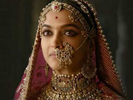 பத்மாவத் படத்திற்கு மலேசியாவில் தடை: இஸ்லாமியர்களை புண்படுத்தும் வகையில் உள்ளதாக தணிக்கை குழு தகவல்!