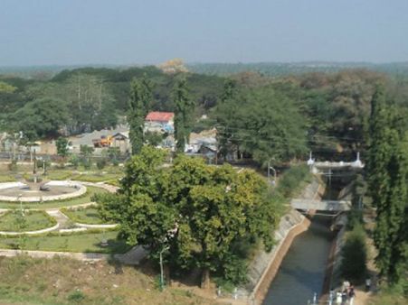 அத்துமீறும் காதல் ஜோடிகள்... அடையாள அட்டையயை கட்டாயமாக்கிய பூங்கா!