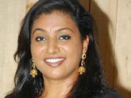 நடிகை ரோஜா வீட்டில் திருட்டு.. ரூ.10 லட்சம் மதிப்புள்ள நகைகள் அபேஸ்!