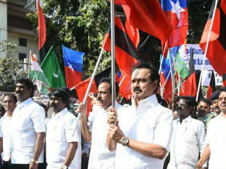 பேருந்து கட்டண உயர்வை வாபஸ் பெறக் கோரி மறியல்... கைது செய்யப்பட்ட ஸ்டாலின் விடுதலை!