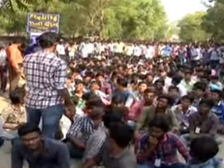 ஜல்லிக்கட்டு போல் மாணவர்கள் வெகுண்டு எழுந்த பஸ் கட்டண உயர்வு போராட்டம்... மற்றொரு புரட்சியா?