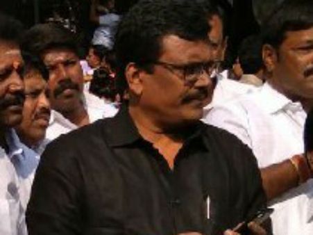 எங்களைப் பாத்தாலே பயம்... அதான் சட்டசபைக்குள் அனுமதிக்கவில்லை- தங்க தமிழ்ச்செல்வன்