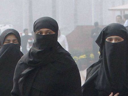 முத்தலாக் தடை சட்டத்திற்கு எதிராக வழக்கு தொடர முடிவு: முஸ்லீம் லீக் அறிவிப்பு