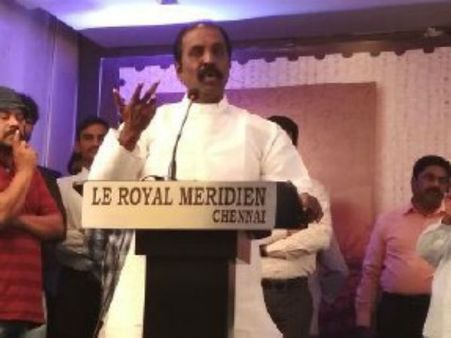 தீமை வந்ததால் நன்மை பிறந்தது.. எங்கெங்கோ இருந்த தமிழ் சிங்கங்கள் ஓரணியில் திரண்டன: வைரமுத்து