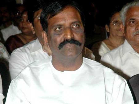 வைரமுத்துவிற்கு எதிரான தாக்குதல்கள் நிறுத்தப்பட வேண்டும்- தமிழ்ப் படைப்பாளிகள் வேண்டுகோள்