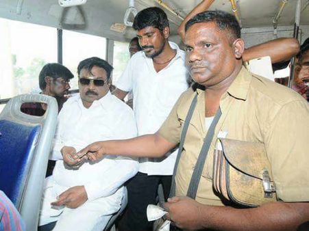 என்னங்க இவ்வளவு மோசமா இருக்கு கவர்மென்ட் பஸ்ஸெல்லாம்.. ரெய்டு விட்ட விஜயகாந்த்!