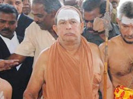 ஜெயேந்திரர் உடலுக்கு காஞ்சி மாவட்ட ஆட்சியர் பொன்னையா நேரில் அஞ்சலி