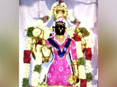 மயிலாடுதுறை அபயாம்பிகை அம்மனுக்கு சுடிதார் அணிவித்த குருக்கள் டிஸ்மிஸ்.. திருவாவடுதுறை ஆதினம் அதிரடி