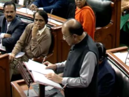 உலகின் மிகப்பெரிய சுகாதார திட்டம்.. அறிவிப்பு என்னவோ அட்டகாசம்.. அதற்குள் இருப்பதோ ஆயிரம் ஓட்டைகள்!