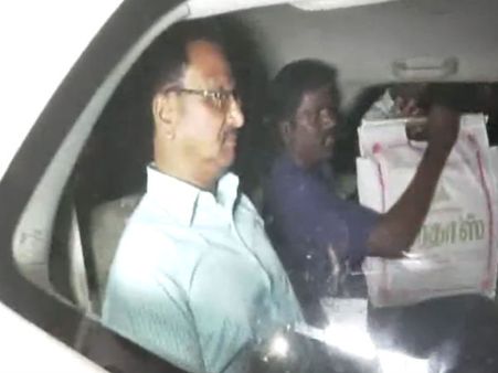 விவசாயக்கடன் வழங்க லஞ்சம் கேட்ட மேலாளர்... விவசாயியின் புகாரால் பணத்தோடு சிக்கினார்!