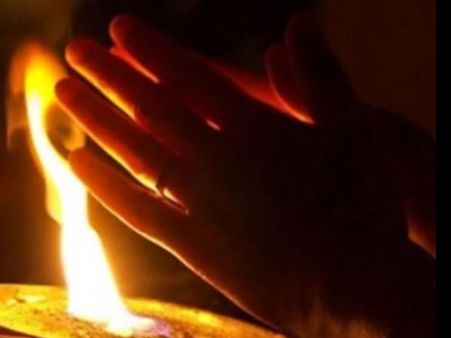 மதுரை மீனாட்சி அம்மன் கோவில் தீ விபத்து எதிரொலி.. நெல்லைப்பர் கோவிலில் கற்பூரம் ஏற்ற தடை!