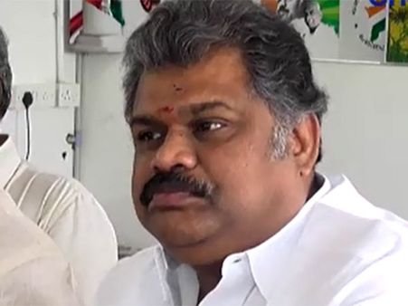 மீனாட்சி அம்மன் கோவில் தீவிபத்து குறித்து புலன் விசாரணைக்கு உத்தரவிடப்பட வேண்டும் : ஜி.கே. வாசன்