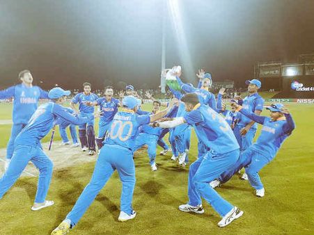 உலக்கோப்பையை வென்ற ஜூனியர்களுக்கு சீனியர்கள் வாழ்த்து!