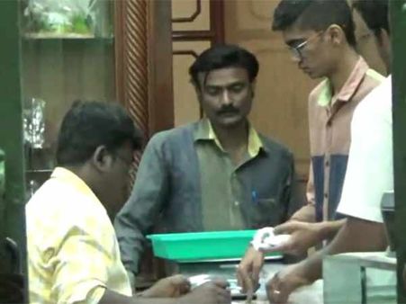 திருவண்ணாமலையில் பிரபல நகைக்கடைகளில் 2வது நாளாக வருமான வரித்துறை ரெய்டு