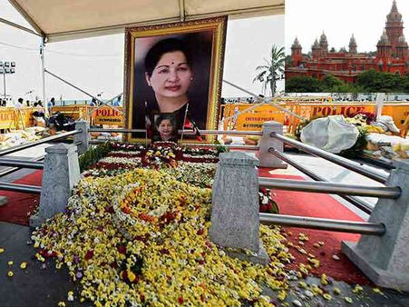 ஜெ. நினைவிட டெண்டரில் விதிமுறைகள் மீறல்.. ரத்து செய்யக்கோரிய வழக்கு ஒத்திவைப்பு!