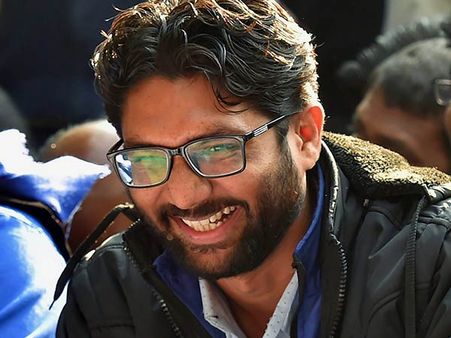 பிரதமர் மோடிக்கு யாராவது ஐ லவ் யூ சொன்னீங்களா?.. கேள்வி கேட்டு கலாய்த்த ஜிக்னேஷ் மேவானி!