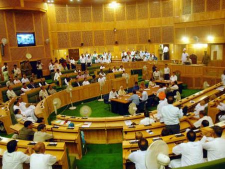 காஷ்மீர் சட்டசபையில் பாஜகவால் பஞ்சாயத்து.. எதிரொலித்தது பாகிஸ்தான் ஜிந்தாபாத் கோஷம்!