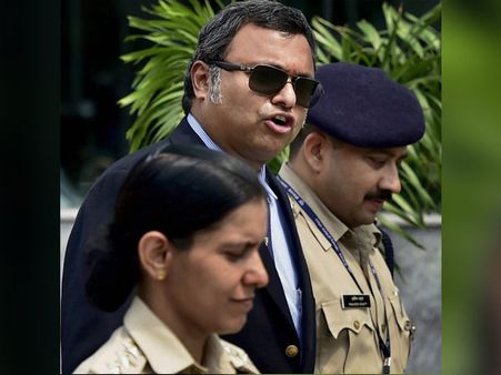 வெளிநாடு தப்பிய குற்றவாளிகளை கோட்டை விட்டு, திரும்பி வந்த கார்த்தி சிதம்பரத்தை கைது செய்த சிபிஐ!