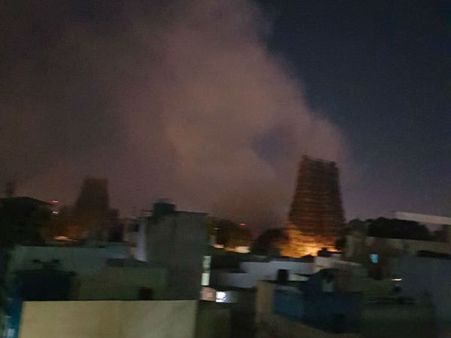 மதுரை மீனாட்சியம்மன் கோவில் தீ விபத்து குறித்து விசாரிக்க விசாரணைக்குழு.. ஆட்சியர் அறிவிப்பு!