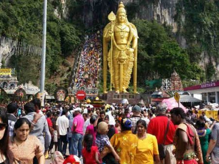 மலேசியாவில் சட்டவிரோதமாக குடியேறிய மூவாயிரத்திற்கும் மேற்பட்டோர் நாடு கடத்தல்