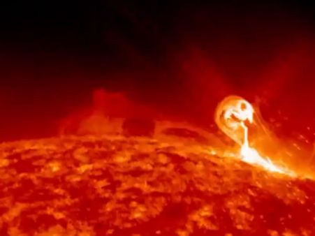 2050க்குள் சூரியனோட சூடு குறைஞ்சிடுமாம்.. மினி ஐஸ் ஏஜ் உருவாகுமாம்.. எச்சரிக்கும் விஞ்ஞானிகள்!