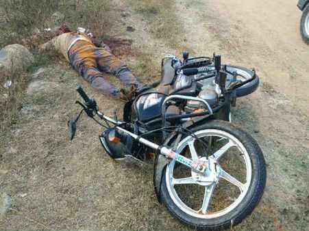 ஆவடியில் பட்டப்பகலில் இளைஞர் வெட்டிக்கொலை : கொலையாளிகளைப் பிடிக்க தனிப்படை அமைப்பு