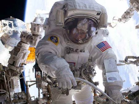 இனி ‘அந்த’ப் பிரச்சினையில்லை... விண்வெளி வீரர்களுக்காக நாசா தயாரித்துள்ள ஸ்பெஷல் உடை!