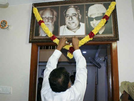 அறிஞர் அண்ணா... தமிழர்களின் சுயமரியாதை, தனித்தன்மையைக் காத்த தலைவர்! - எம் நடராஜன்